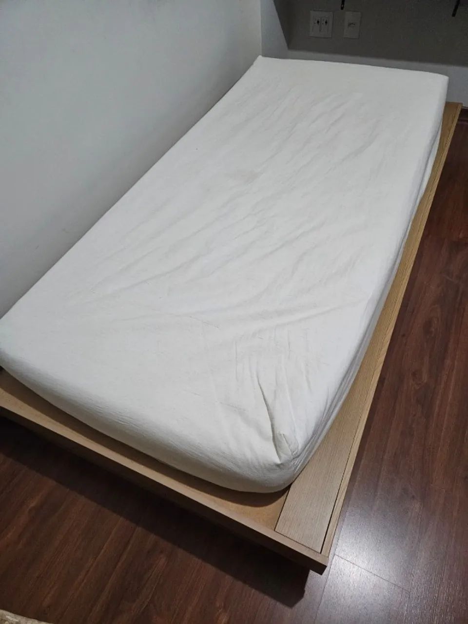 Cama solteiro MDF carvalho