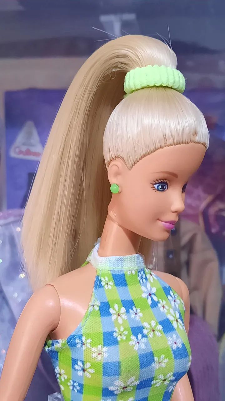 Boneca Barbie Pretty in Plaid - Foto 5