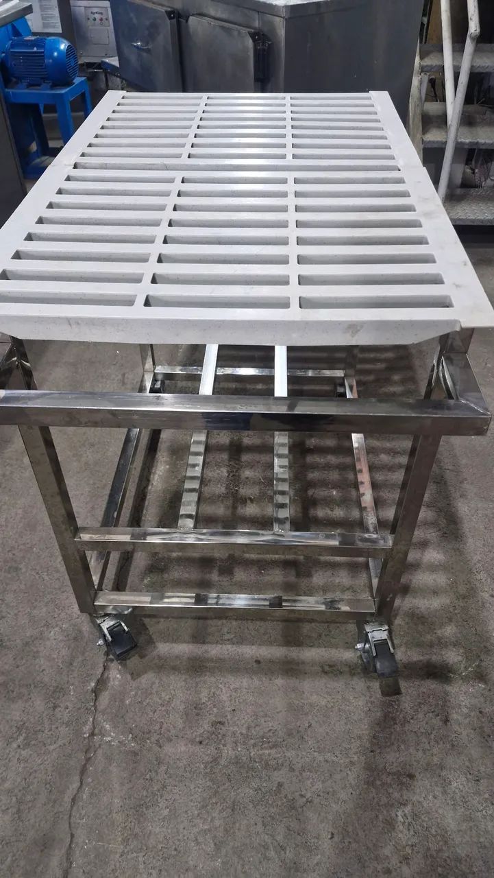 Carrinho inox puro  304  com rodinhas 