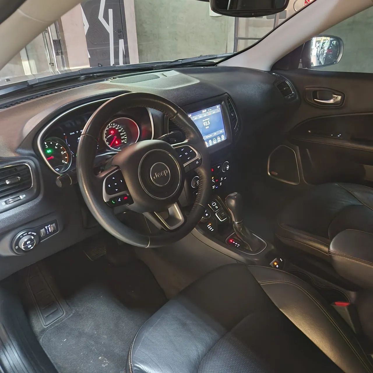 Jeep Compass Longitude 2.0 4X4 Dies. 16V Aut. 2018 - Foto 3
