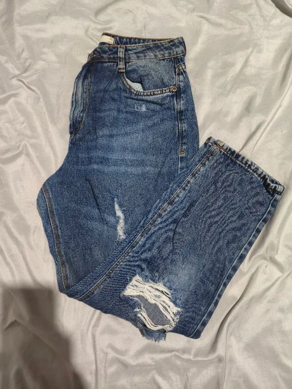 Calça jeans estilo Mom 
