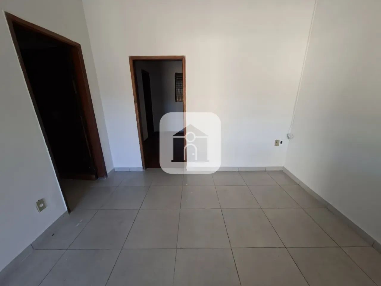 Casa para locação no bairro Brasil