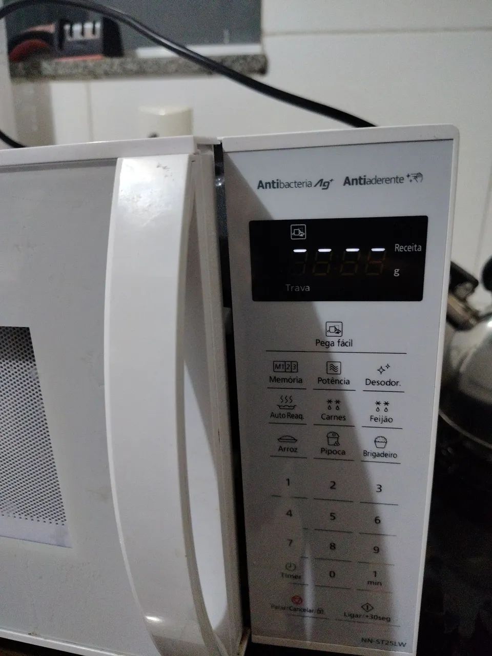 Micro-ondas Panasonic Branco 21L Para Conserto ou Peças - Foto 3