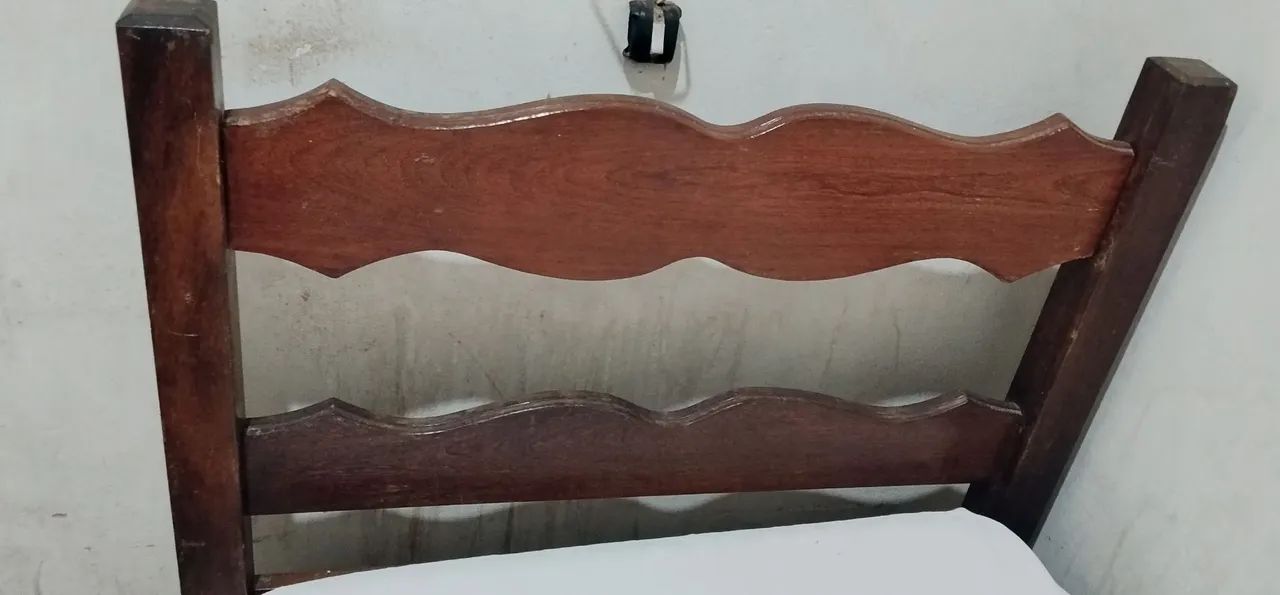 Cama solteiro sucupira 