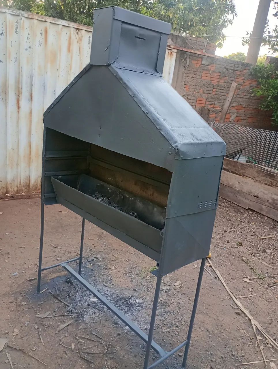 Vendo churrasqueira de espetinho 