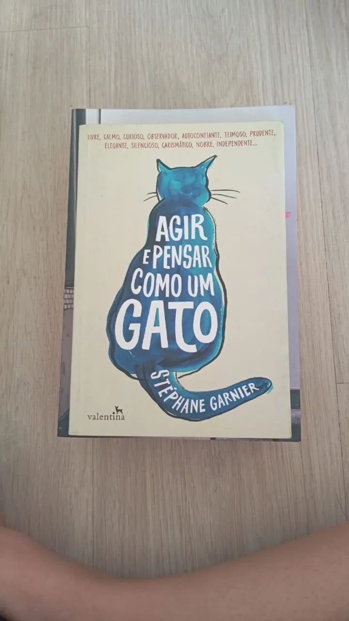 Livro Agir e pensar como um gato - stephan Garnier