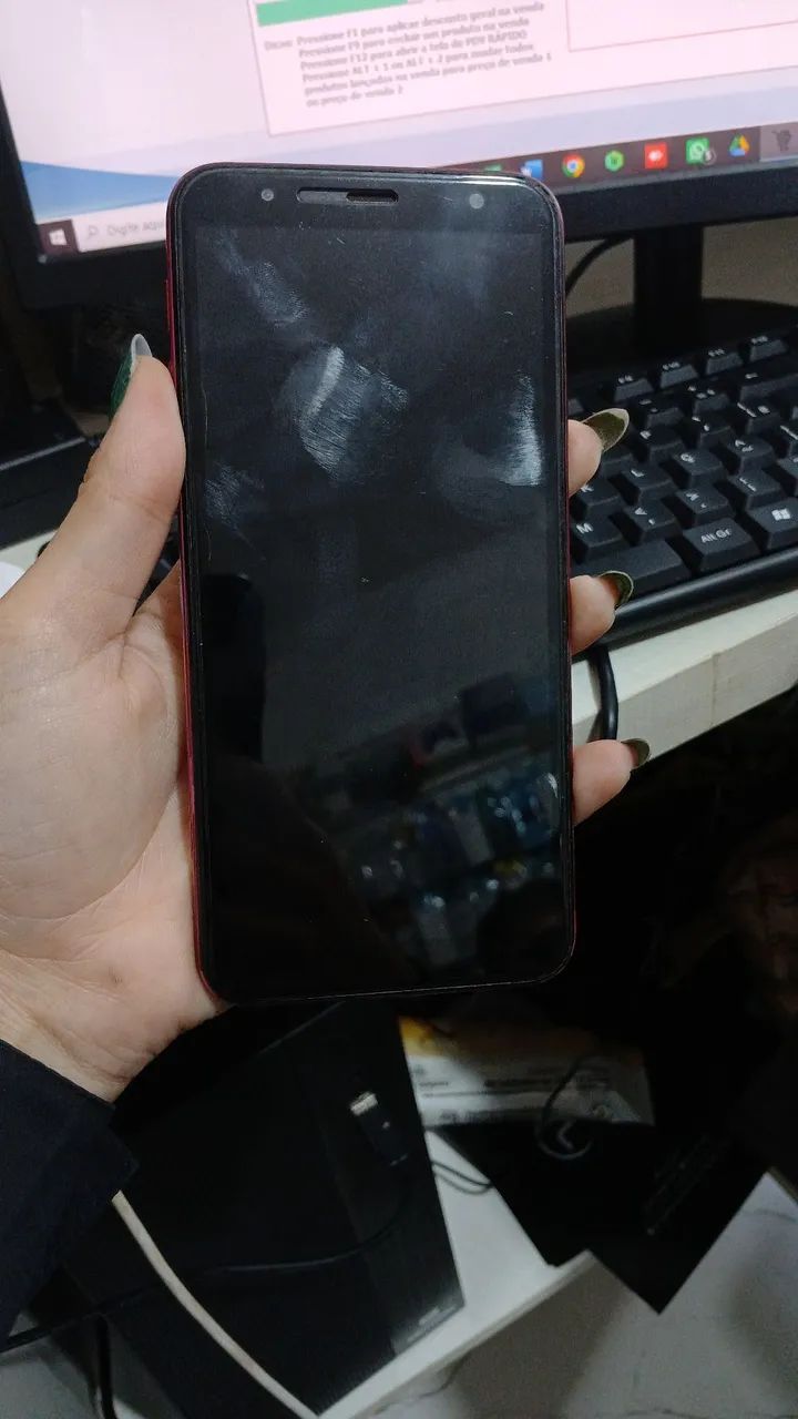 Celular j4+