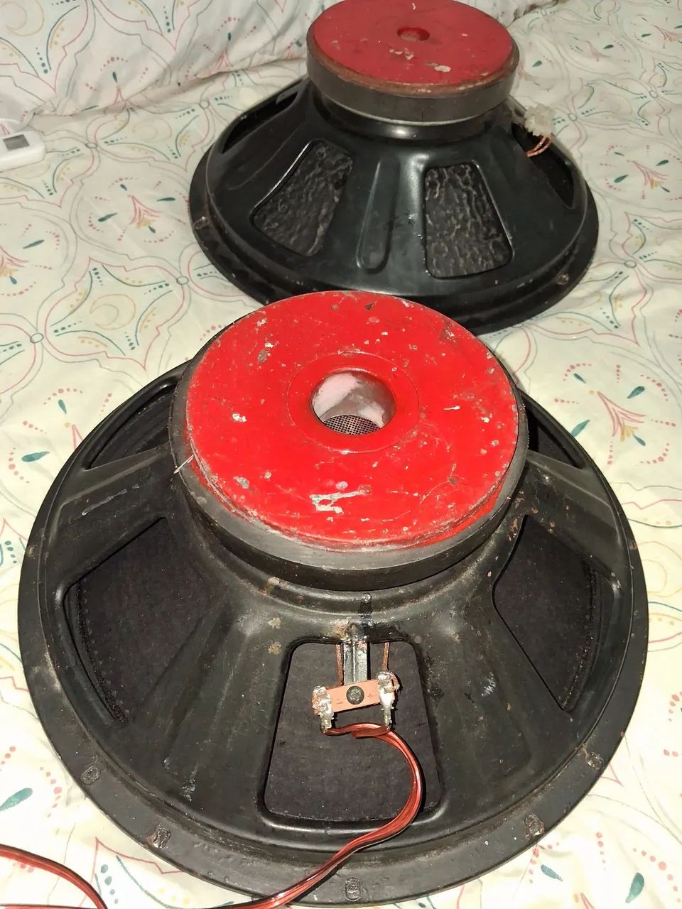 Vende se dois fones de 15 polegadas de 350 rms  seminovos  - Foto 4