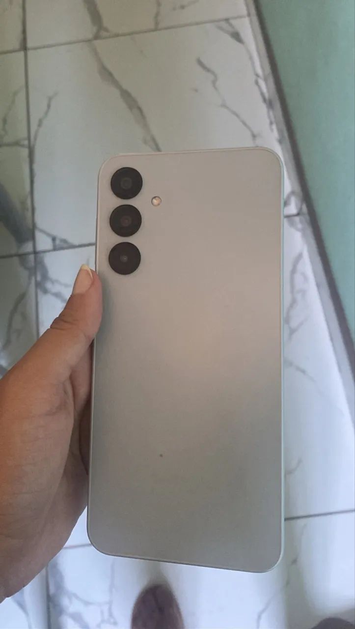 Celular a16 8 meses de uso 