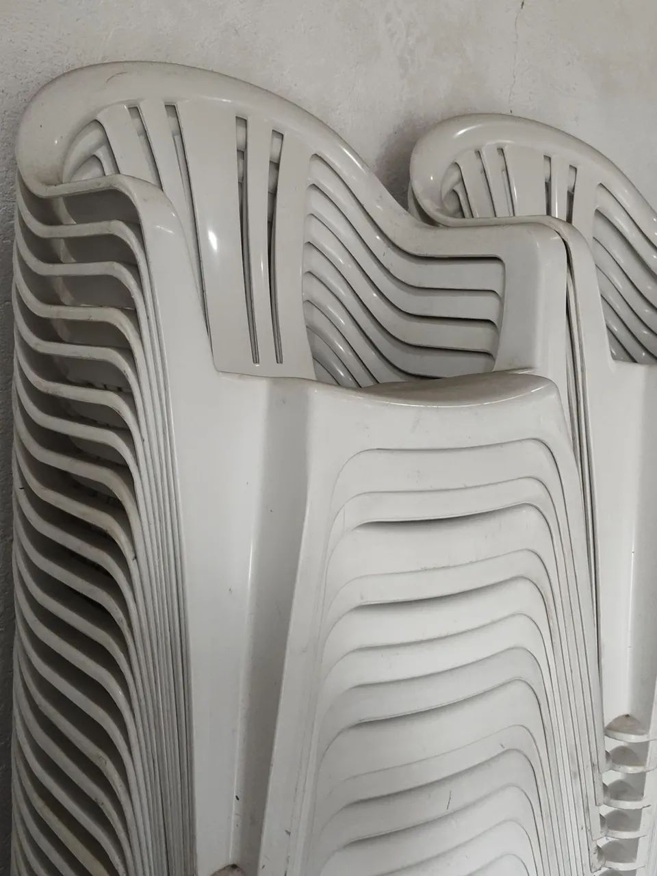 Cadeiras de Plástico, com Braços, Pouco Usadas