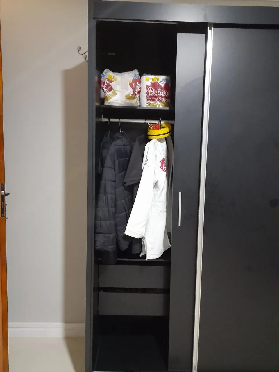 Guarda roupa preto - Foto 4