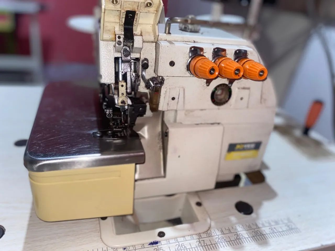 Máquina de costura  - Foto 2