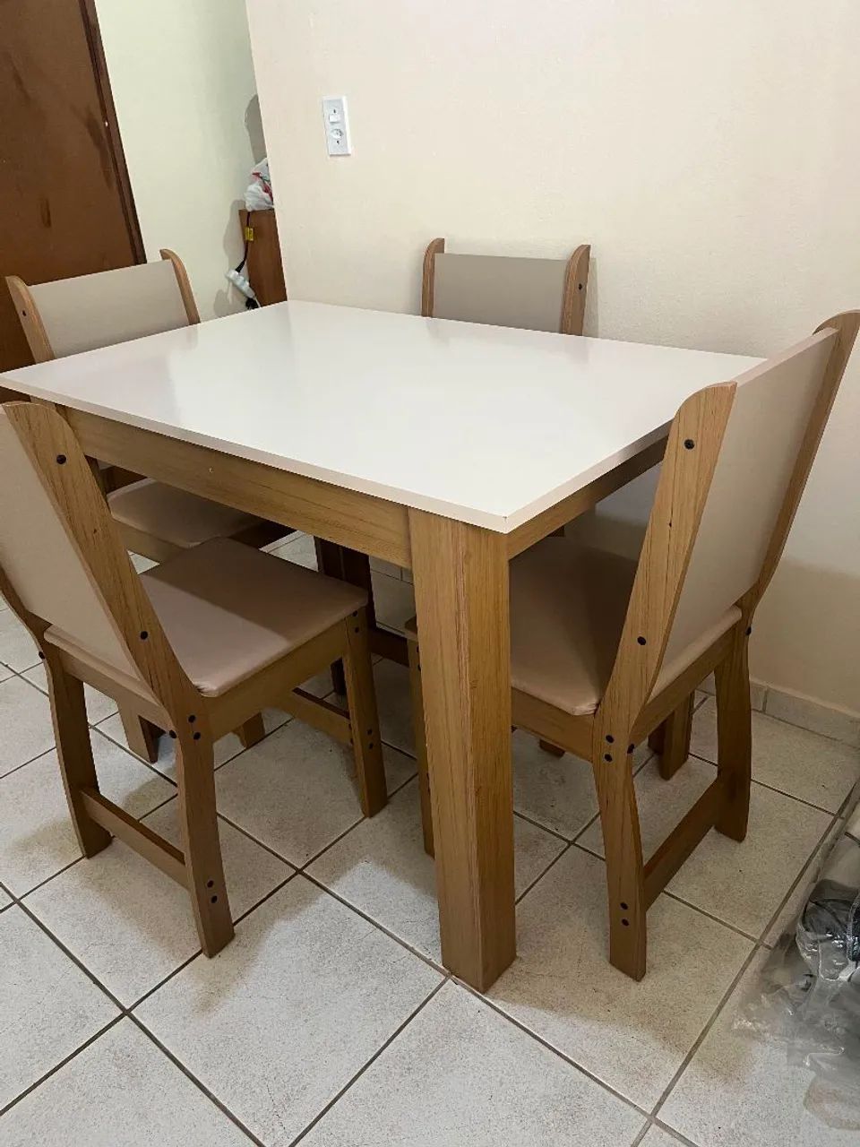 Mesa de jantar 6 Cadeiras