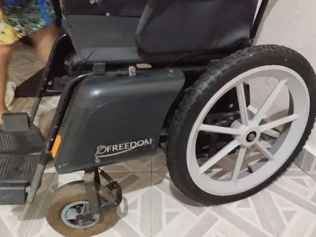 Cadeira de rodas motorizada