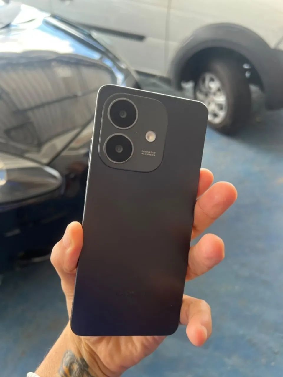 O Smartphone OPPO A60 256GB Semi Novo - Foto 2