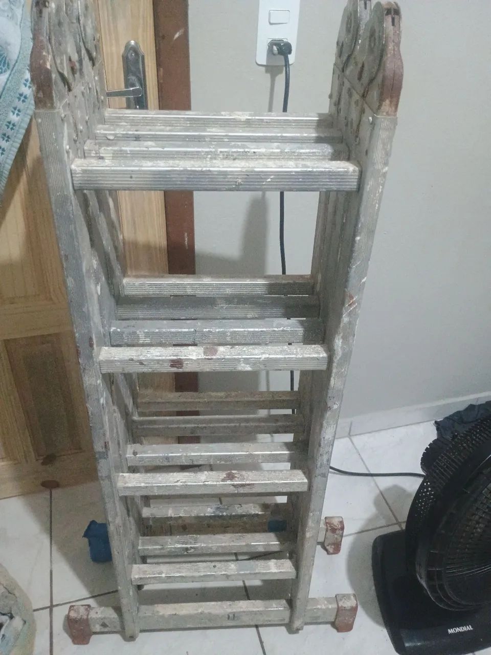 Escada articulada 