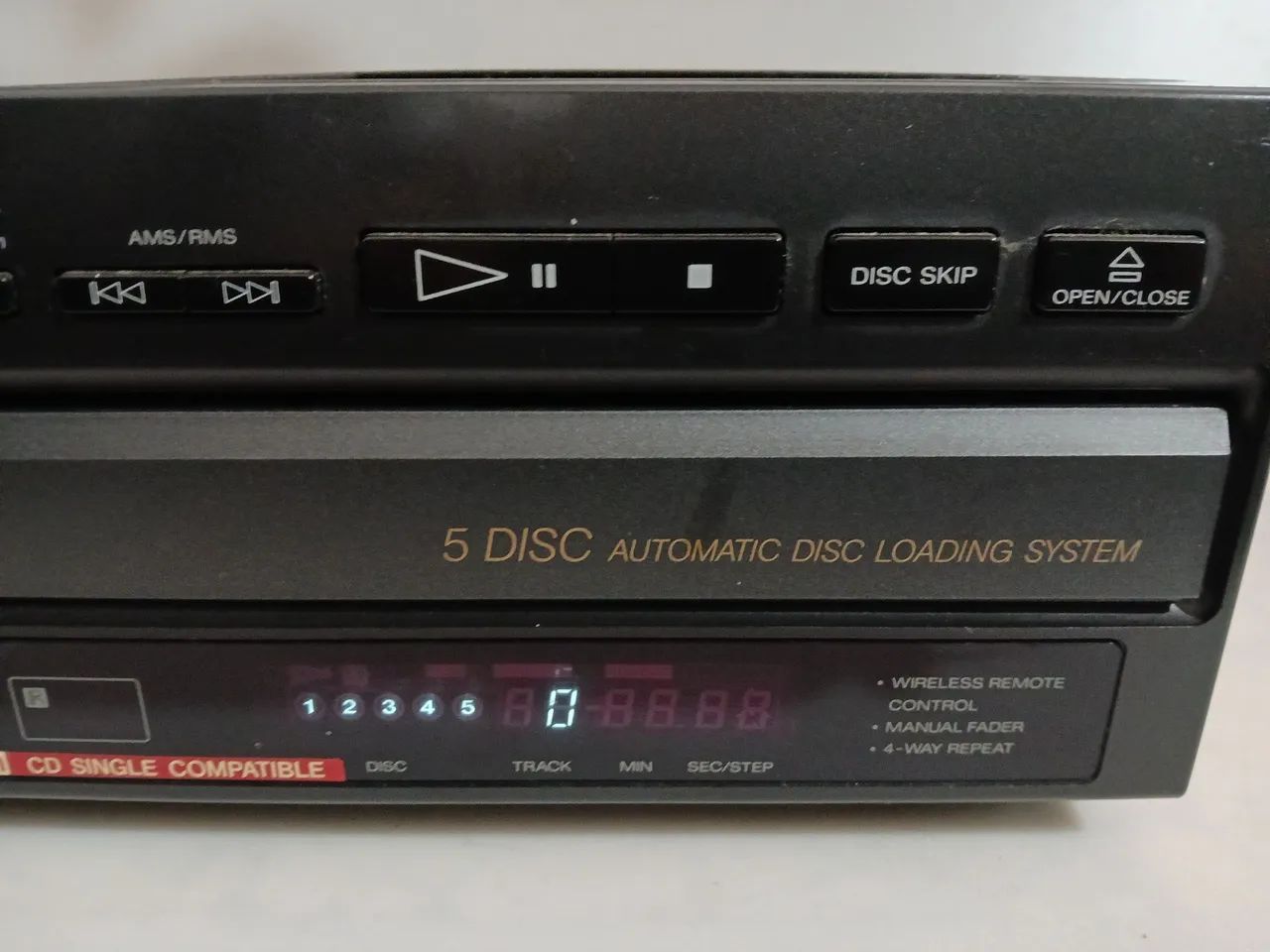 CD Player SONY Carrossel 5cds com defeito  - Foto 2