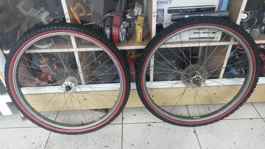 Par de aros 26 Araya made in japan com pneus, câmaras e catraca 6V 529,00 somos loja  0701 - Foto 6