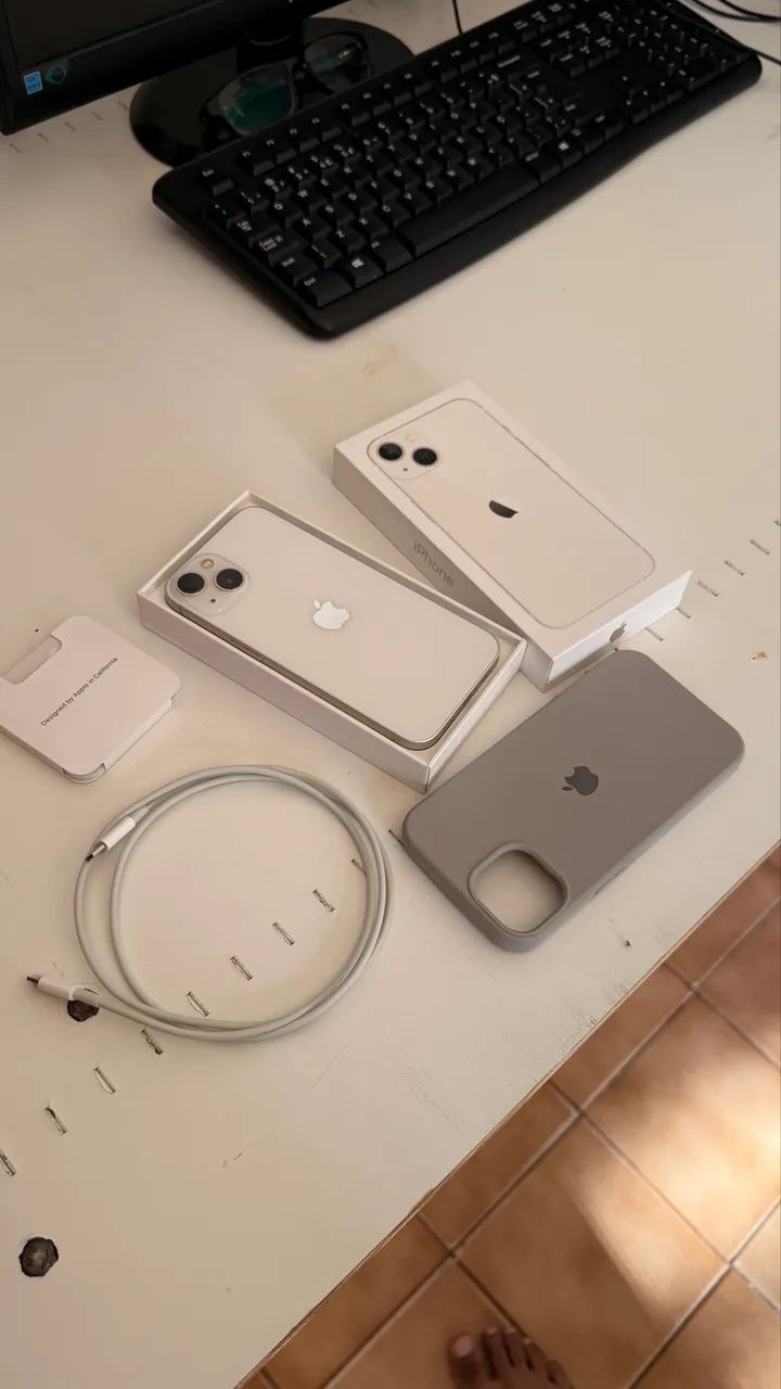 ? iPhone 13 128GB Branco 99% Bateria Original | Impecável - Foto 4