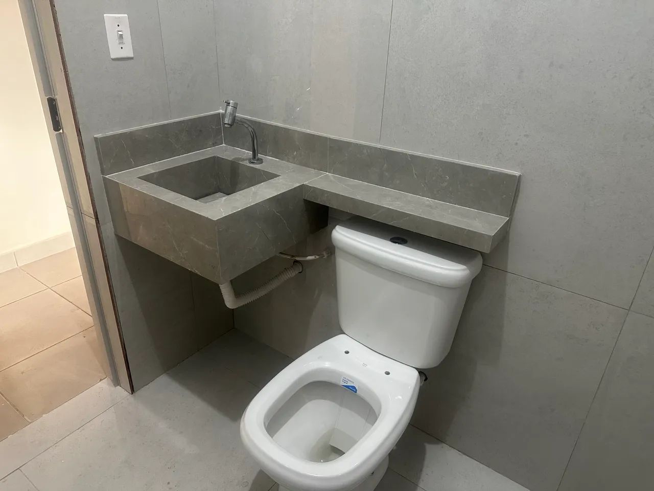 Aluga casa