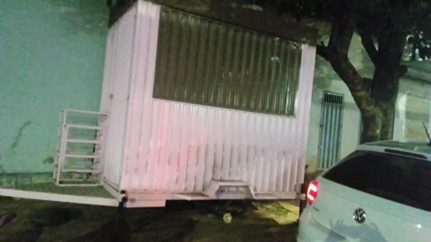 Reboque trailer com pouco uso feito pra uso de venda de lanches - Foto 2