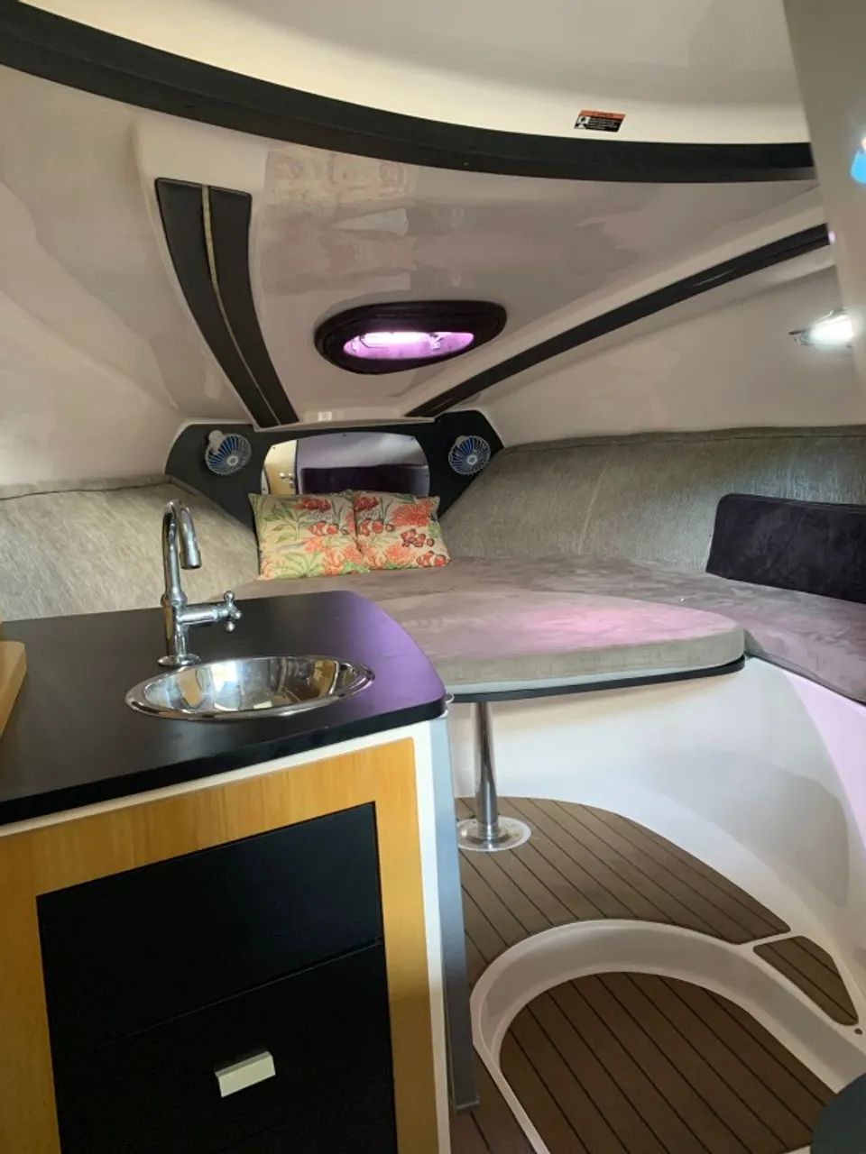 Lancha Focker 30.5 (2015) - Motor Mercruiser 8.2 380Hp - 520 Horas - Foto 6