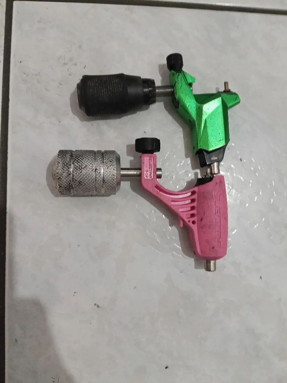 Kit completo para tatuador com duas máquinas  - Foto 4