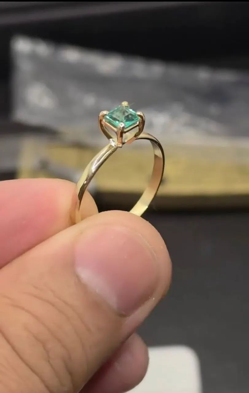 ANEL OURO 18K ESMERALDA COLOMBIANA EXTRA 