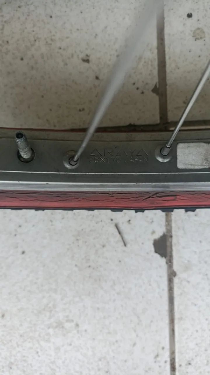 Par de aros 26 Araya made in japan com pneus, câmaras e catraca 6V 529,00 somos loja  0701 - Foto 5