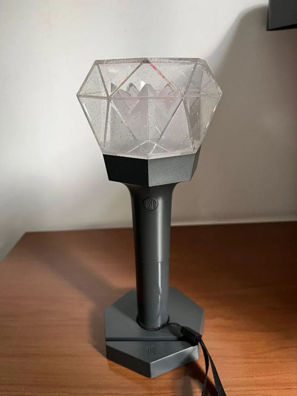 Monsta x - lightstick versão 2436555830316902401