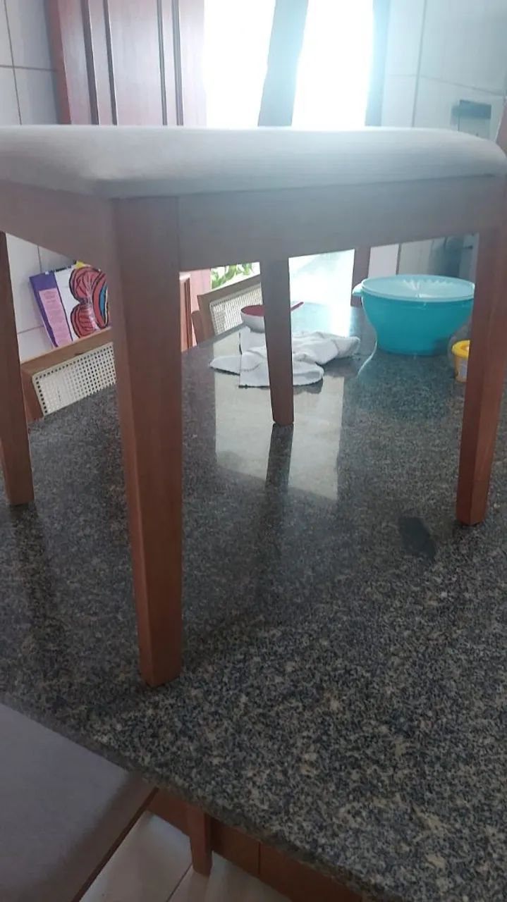 6 cadeiras madeiras novas  - Foto 2