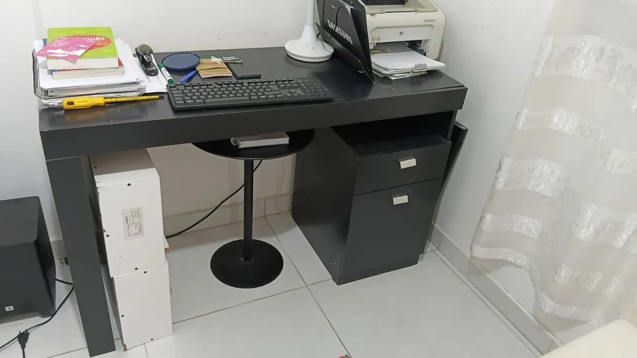 Mesa de escritório com gavetas  - Foto 3