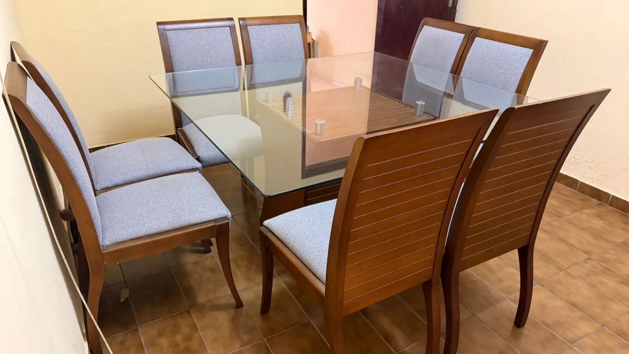 Mesa com 8 cadeiras  - Foto 2