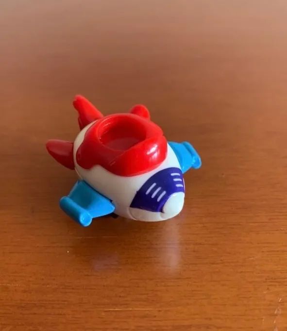 Coleção kinder ovo nave maga alien