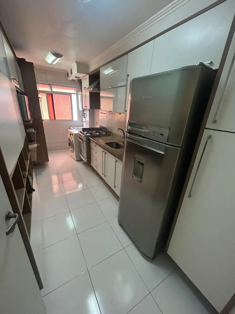 ALUGA-SE EXCELENTE APARTAMENTO MOBILIADO - Foto 2