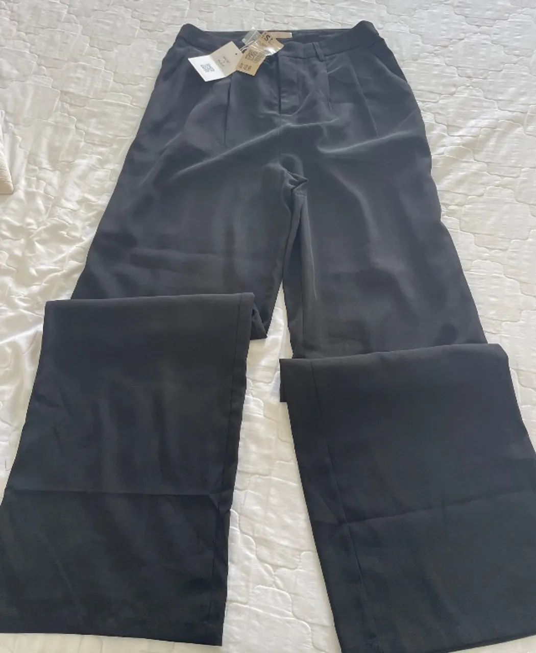 Calça de alfaiataria preta NOVA 