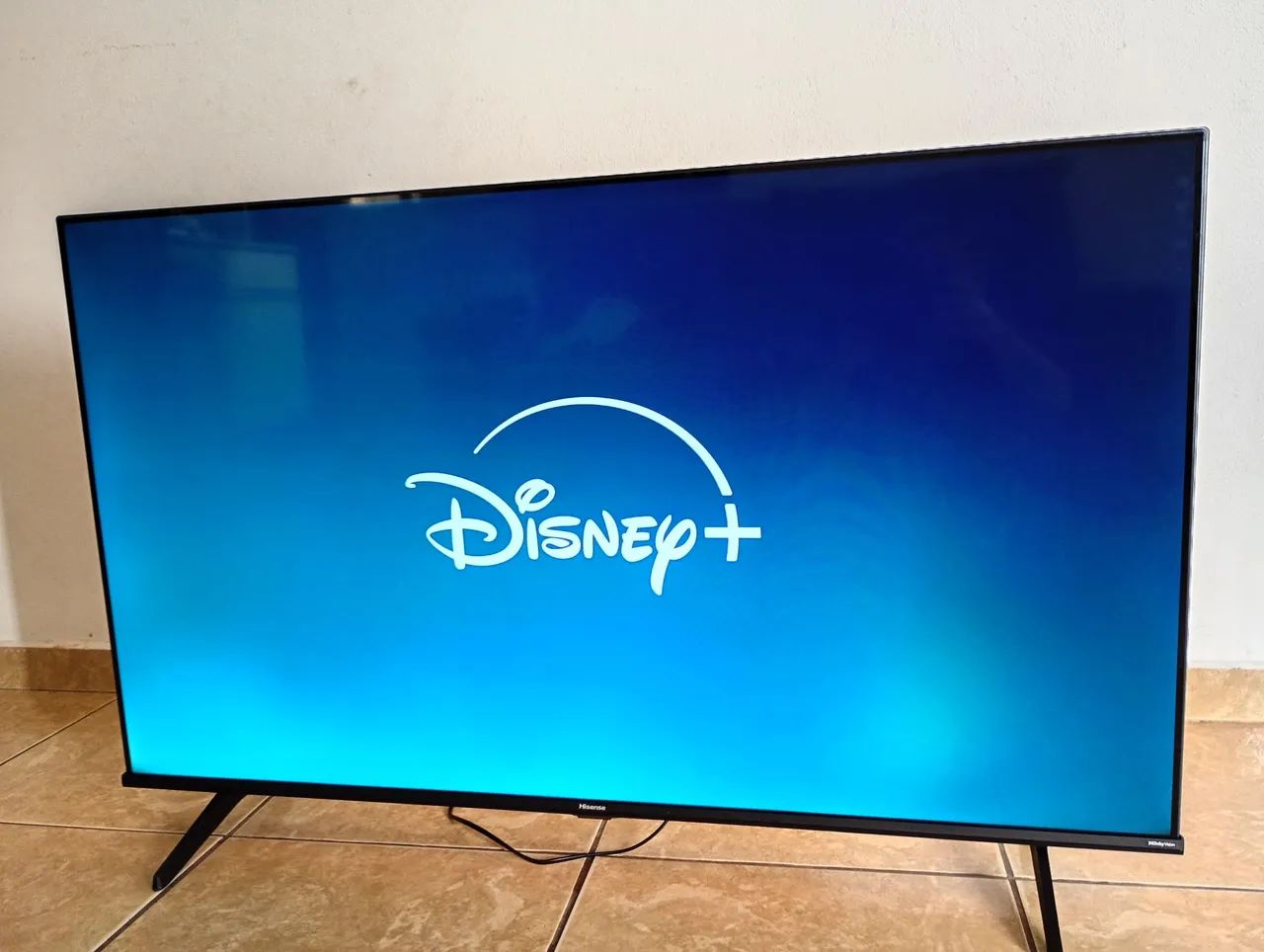 Vendo essa tv 50 polegadas smart 4k  - Foto 2