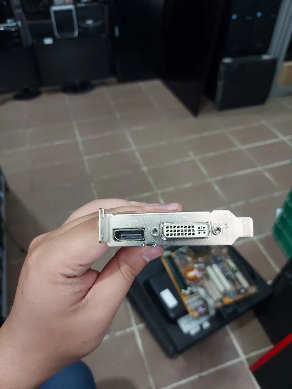 Placa de video Quadro K620 2Gb - Foto 4