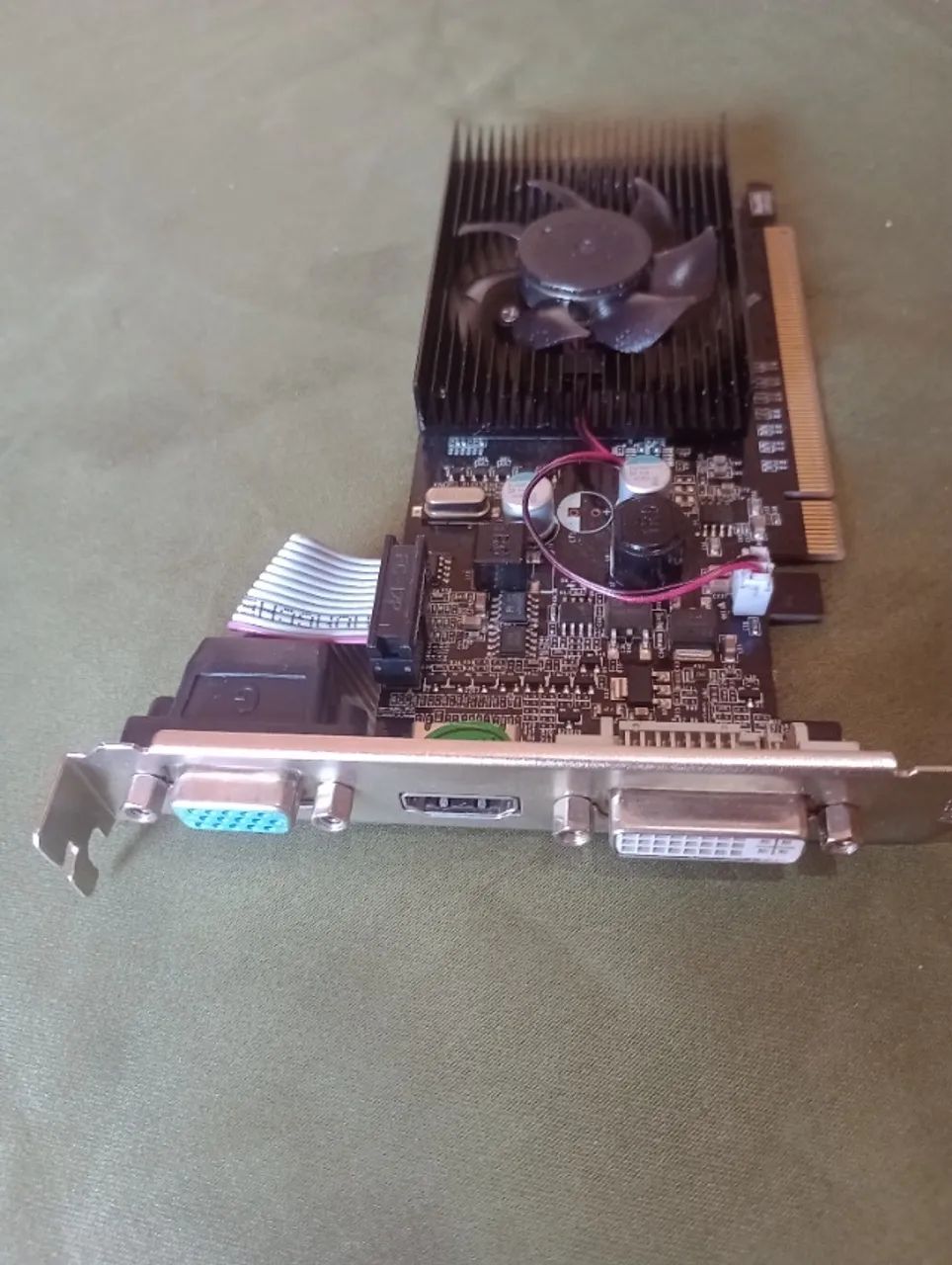 Placa de video Gt 210 1gb - Foto 2