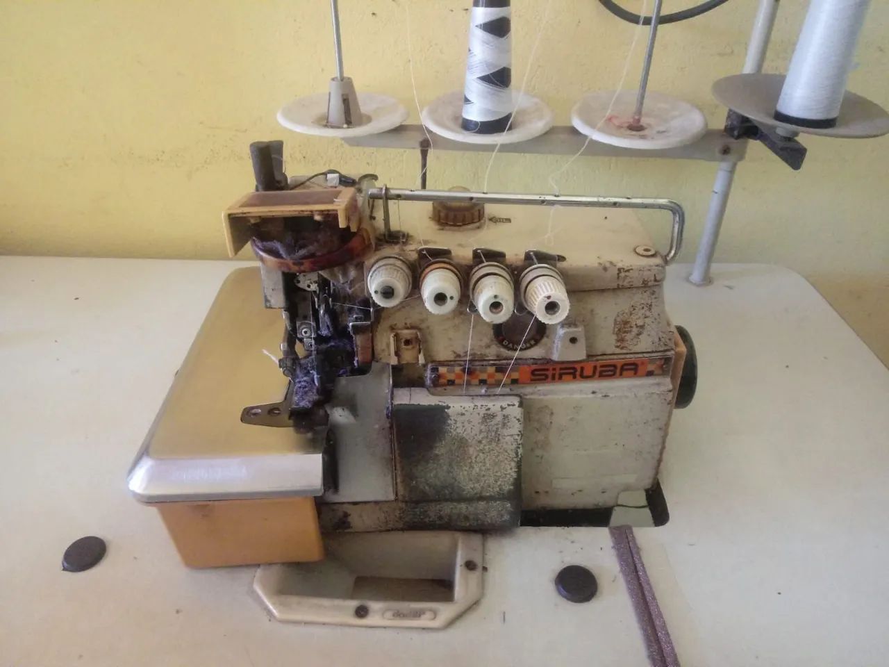 3 Máquina de custura valor 2.200