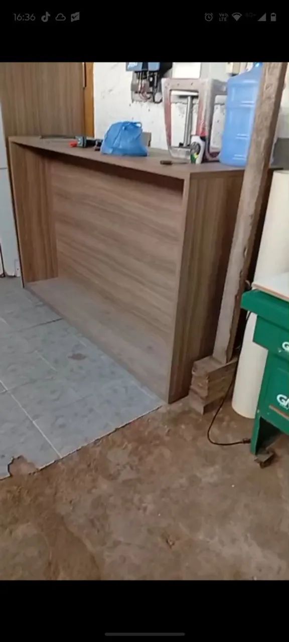 Balcão expositor em MDF madeirado 25mm