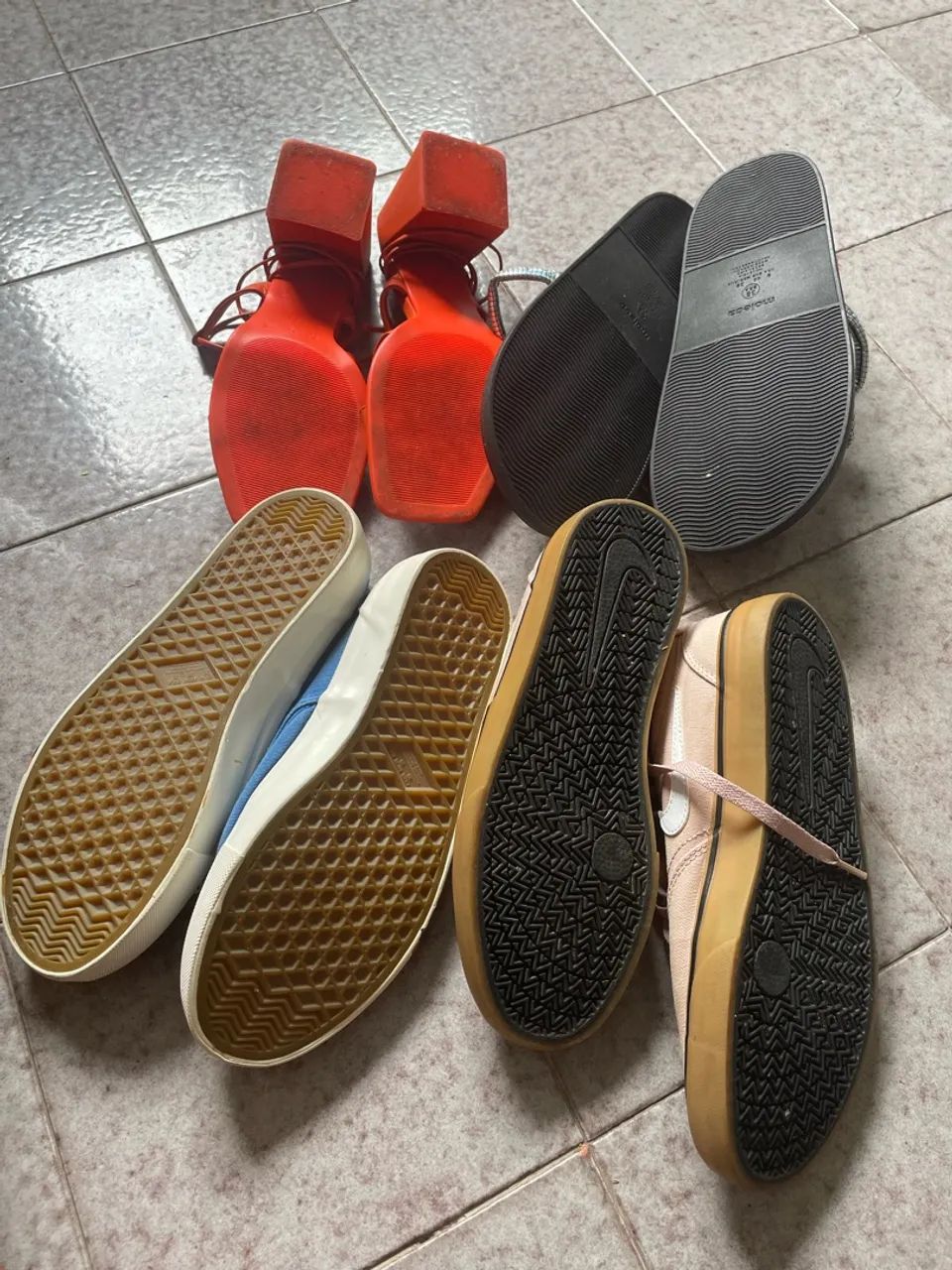 sandalia e tenis - Foto 2