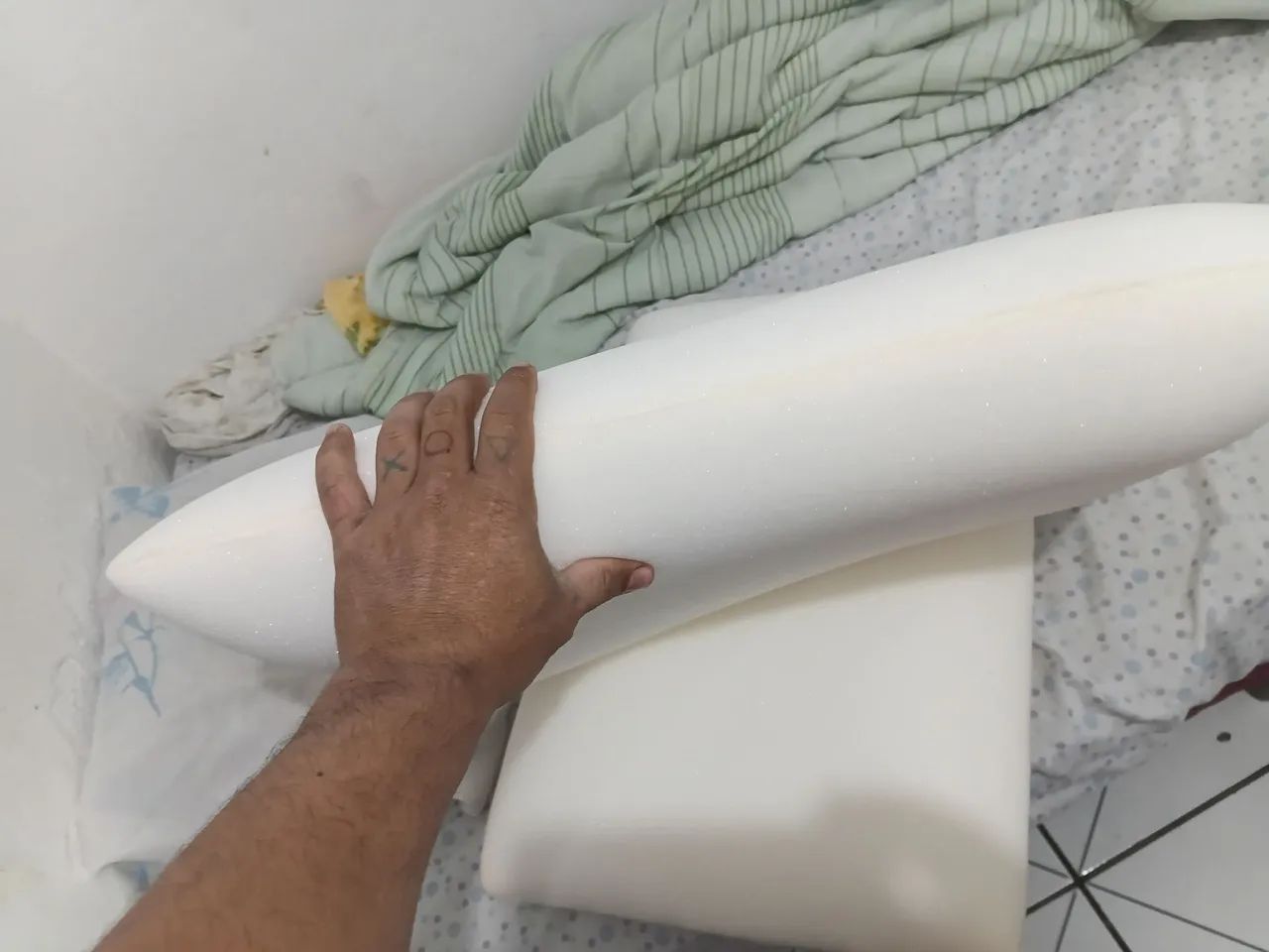 Travesseiros de visco elástico só a espuma  - Foto 2