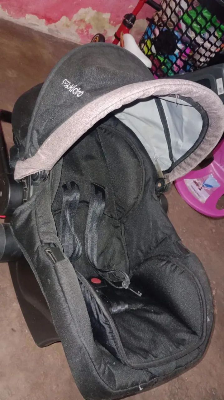 carrinho de bebê e bebê conforto  - Foto 5