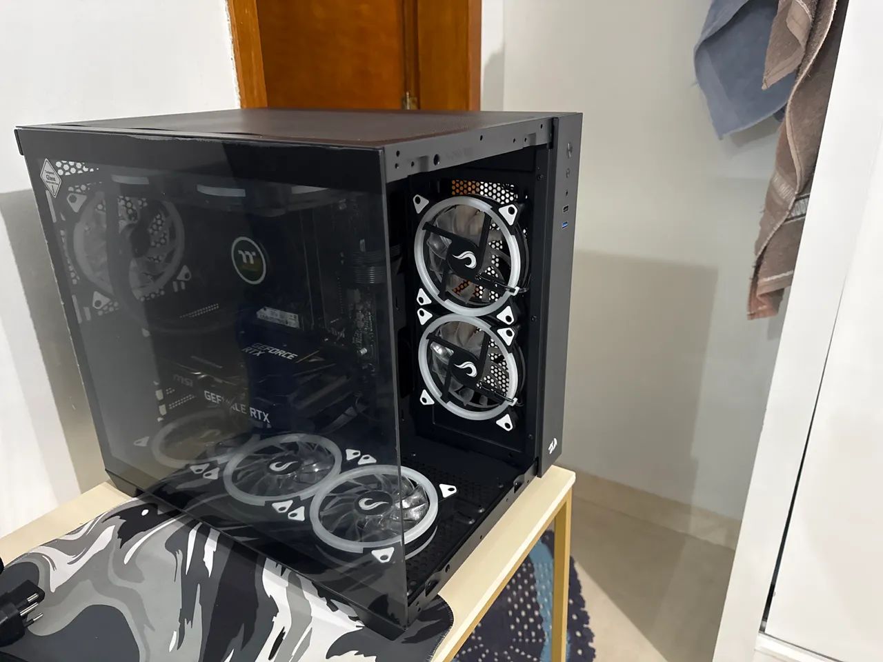 Gabinete Redragon Wideload 