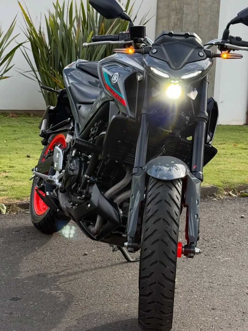 Yamaha MT 03  - Foto 4