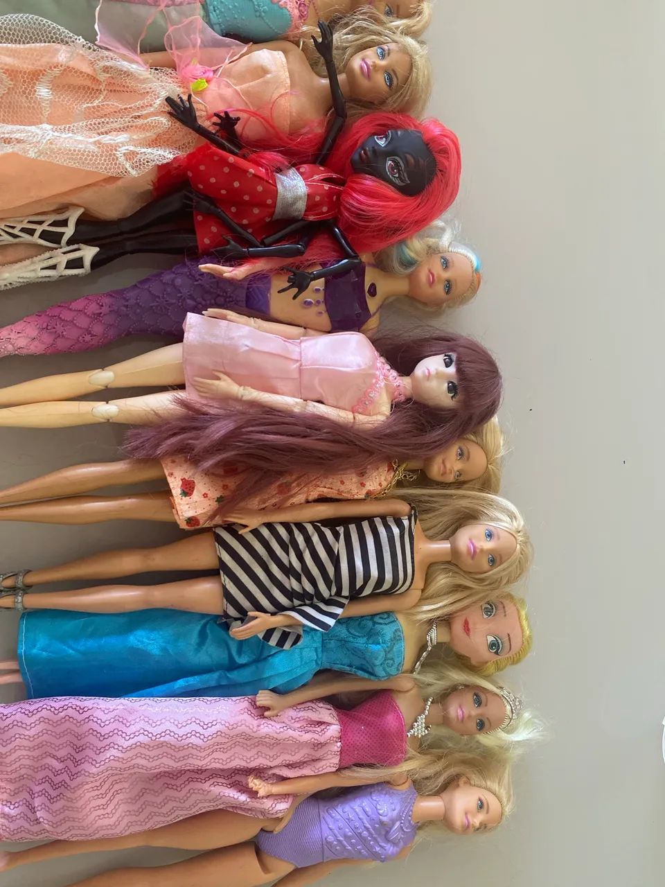 13 bonecas Barbies originais kit  - Foto 4