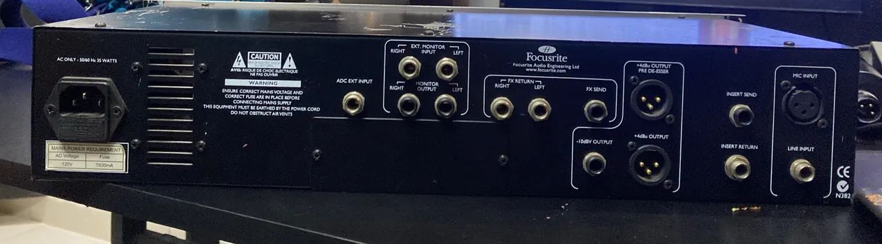 Focusrite Platinum VoiceMaster Pro - Pré + Compressor Analógico
