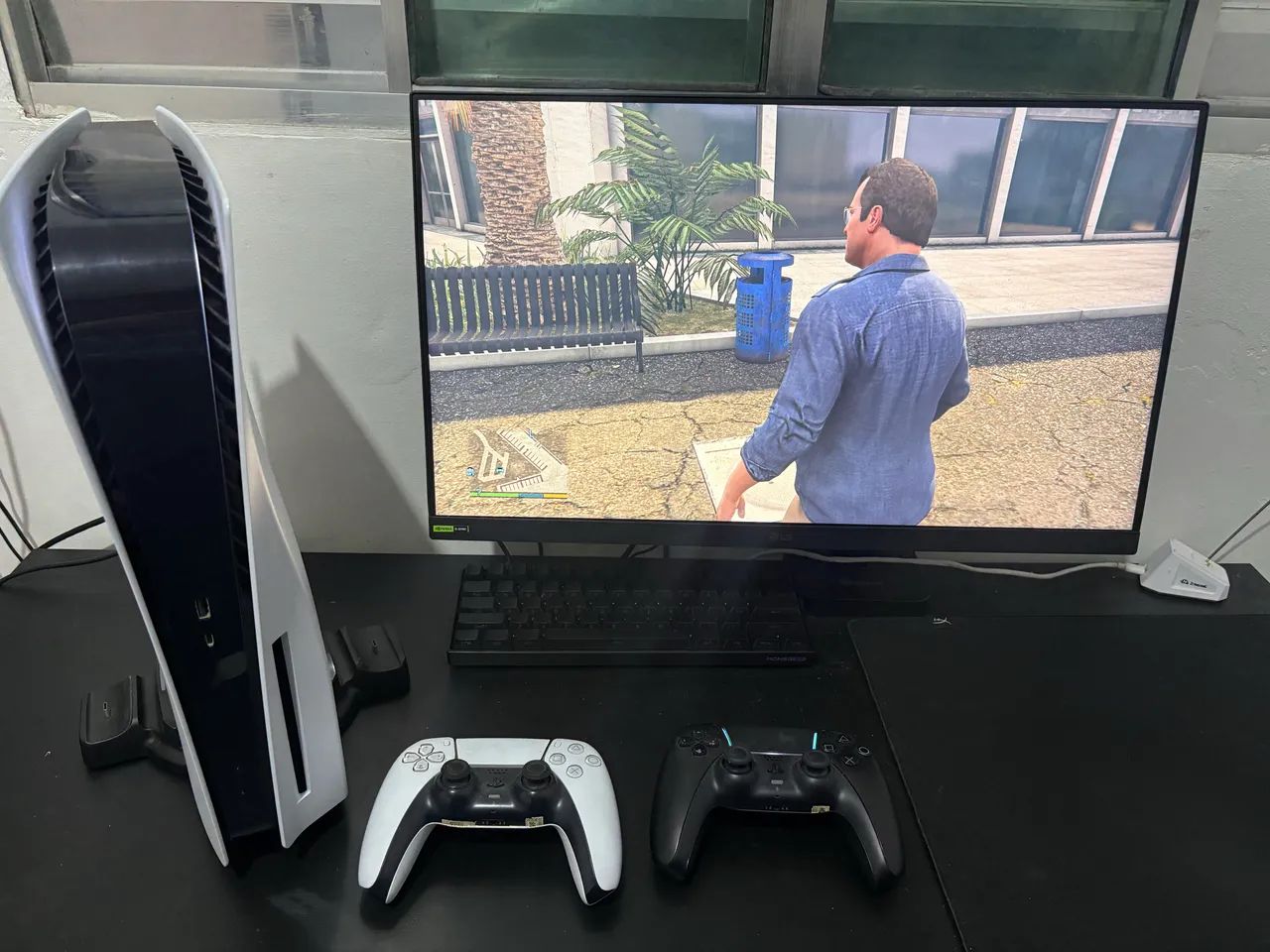 PS5 FAT COM LEITOR E 2 CONTROLES  - Foto 4