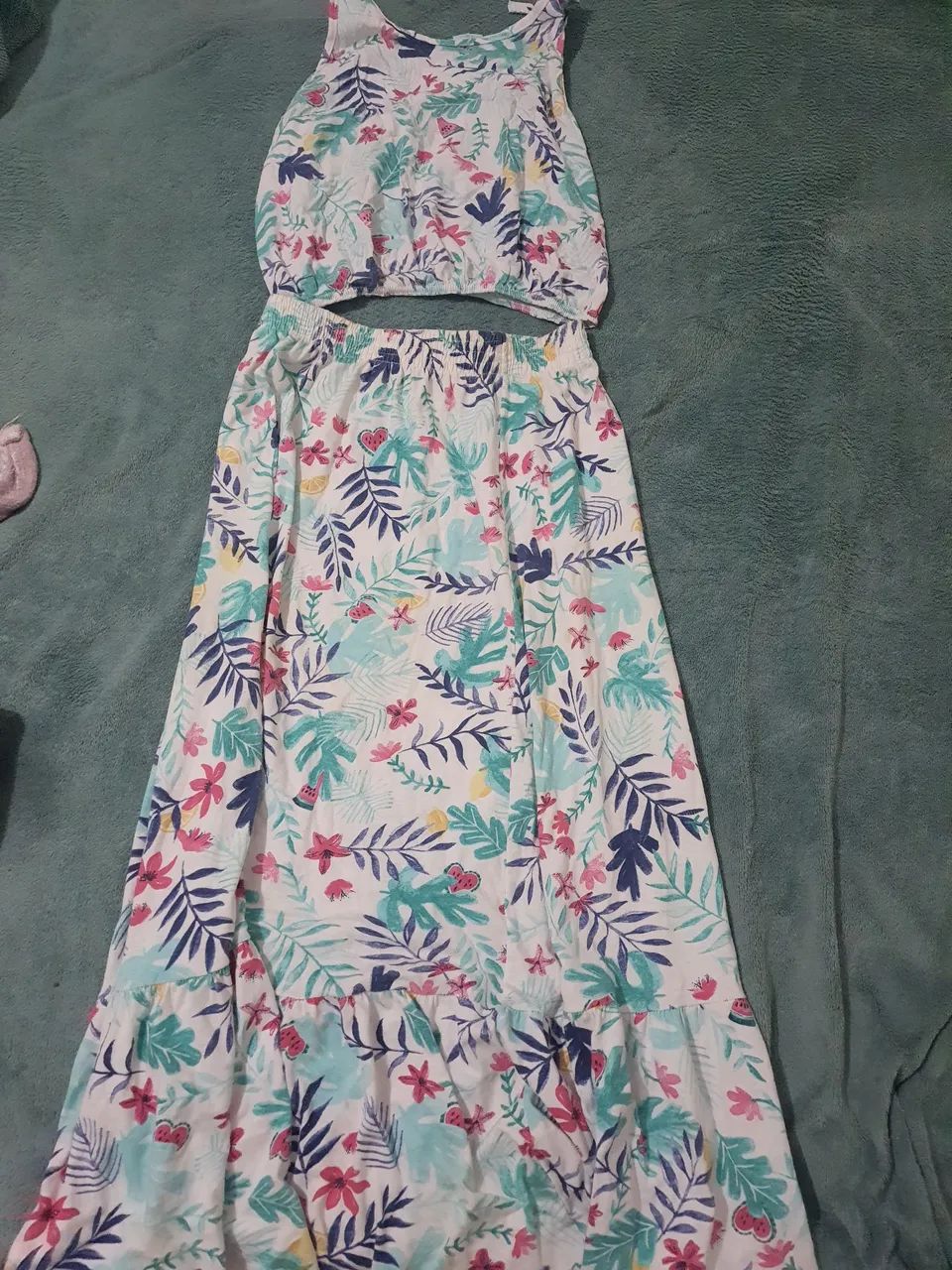 conjunto blusa e saia longa